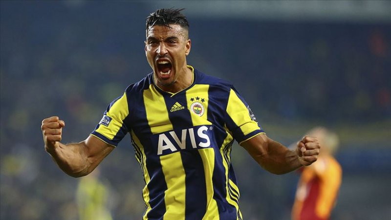 4 büyüklerden giden oyuncular