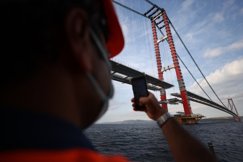 '1915 Çanakkale Köprüsü' 318 metre yükseklikten görüntülendi