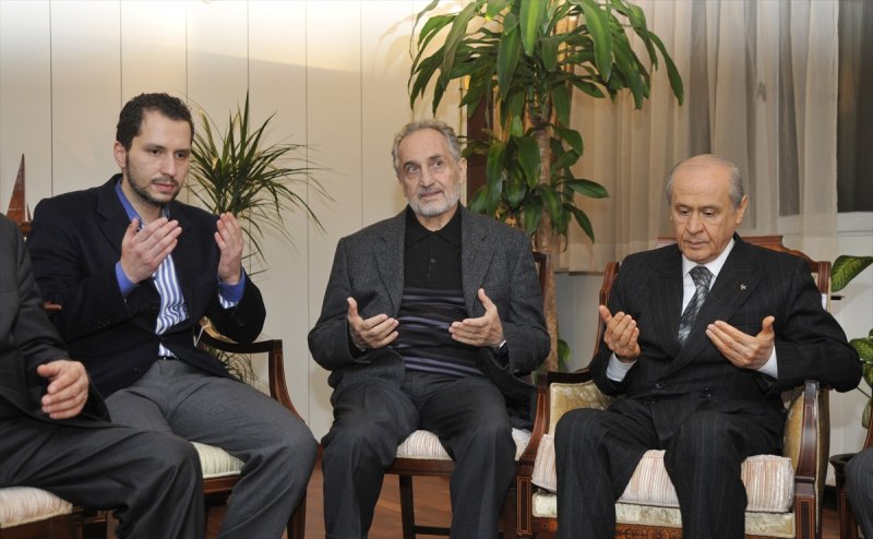 Oğuzhan Asiltürk'ün siyasi hayatı