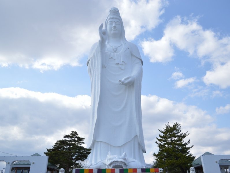 100 metrelik Japon işi heykel: Sendai Daikannon