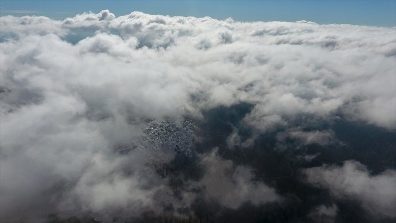 Düzce'de 1830 rakımlı Kardüz Yaylası'na kar yağdı