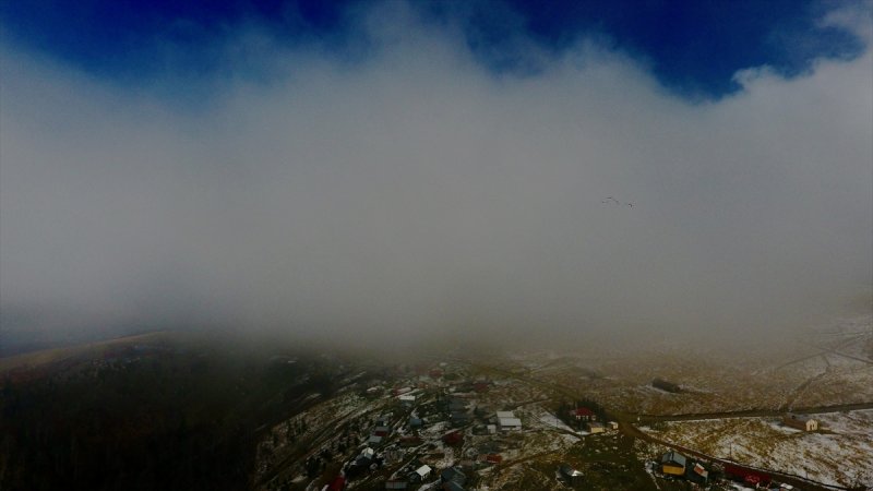 Düzce'de 1830 rakımlı Kardüz Yaylası'na kar yağdı