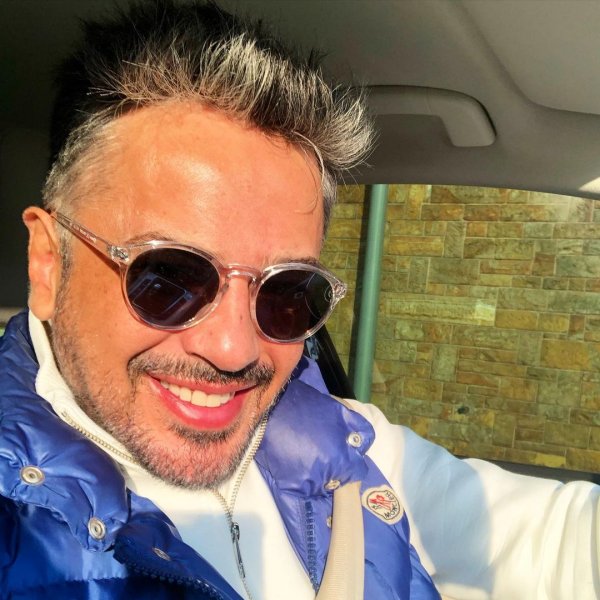 Kırmızı Oda'nın kadrosuna dahil olan Emre Altuğ'un sosyal medya paylaşımları