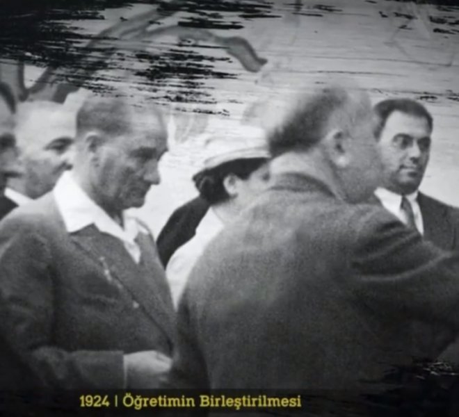 Ünlü isimlerin '29 Ekim Cumhuriyet Bayramı' paylaşımları