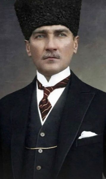 Ünlü isimlerin '29 Ekim Cumhuriyet Bayramı' paylaşımları