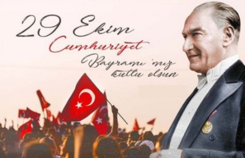 Ünlü isimlerin '29 Ekim Cumhuriyet Bayramı' paylaşımları