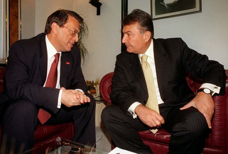Vefatının 1. yılında fotoğraflarla Mesut Yılmaz