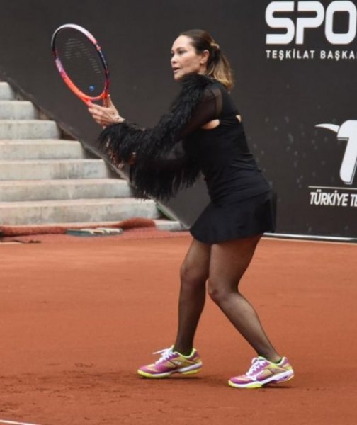 Hülya Avşar'ın spor halleri 