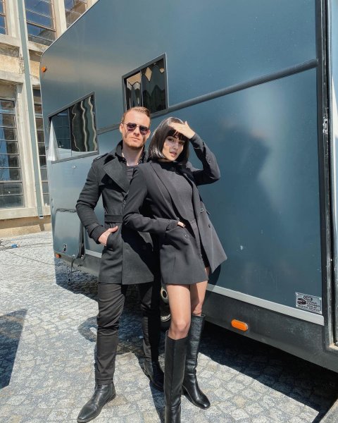 Hande Erçel'in en beğenilen pozları