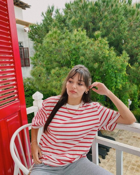 Hande Erçel'in en beğenilen pozları