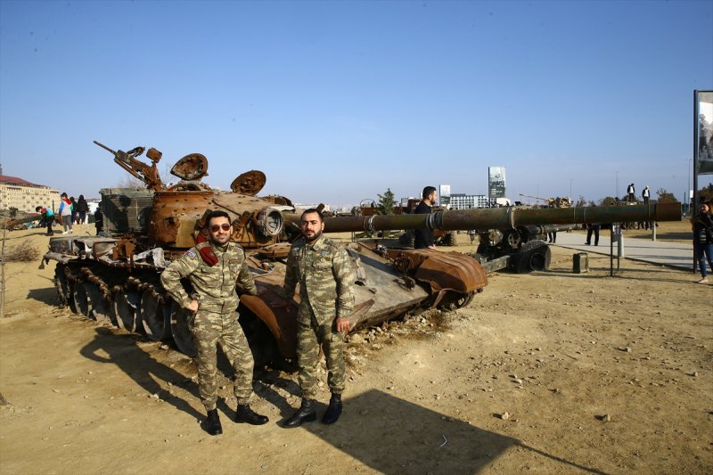 Karabağ Zaferi'nin birinci yıl dönümünde şehitler anıldı