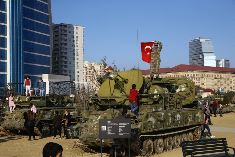 Karabağ Zaferi'nin birinci yıl dönümünde şehitler anıldı