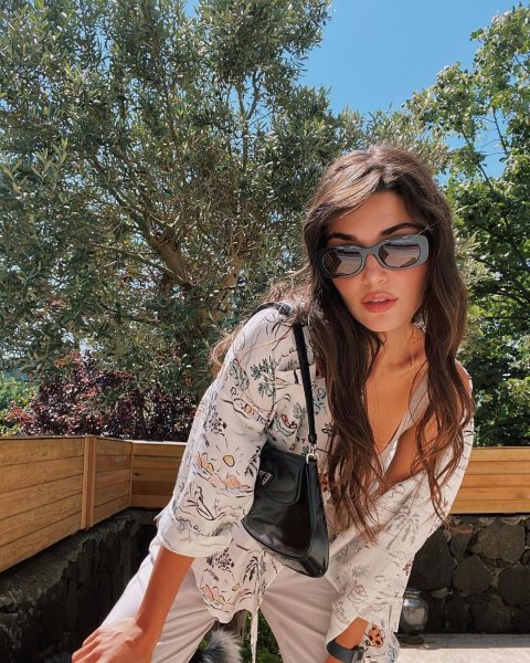 Hande Erçel'in en beğenilen pozları