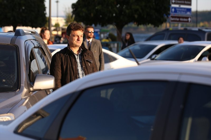 Yurt genelinde hayat saat 09.05'te 1 dakikalığına durdu 