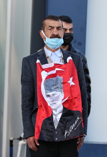 Yurt genelinde hayat saat 09.05'te 1 dakikalığına durdu 