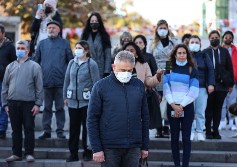 Yurt genelinde hayat saat 09.05'te 1 dakikalığına durdu 