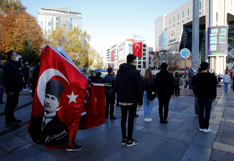 Yurt genelinde hayat saat 09.05'te 1 dakikalığına durdu 