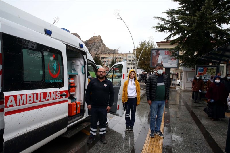 Yurt genelinde hayat saat 09.05'te 1 dakikalığına durdu 