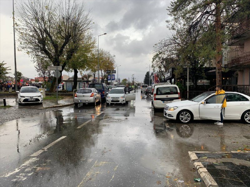 Yurt genelinde hayat saat 09.05'te 1 dakikalığına durdu 