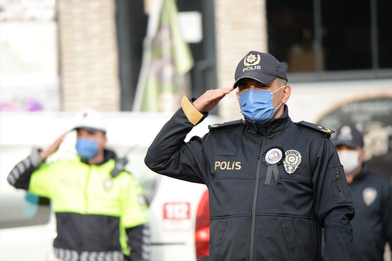 Yurt genelinde hayat saat 09.05'te 1 dakikalığına durdu 