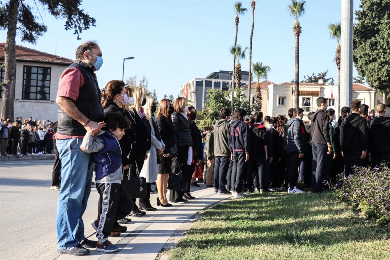 Yurt genelinde hayat saat 09.05'te 1 dakikalığına durdu 
