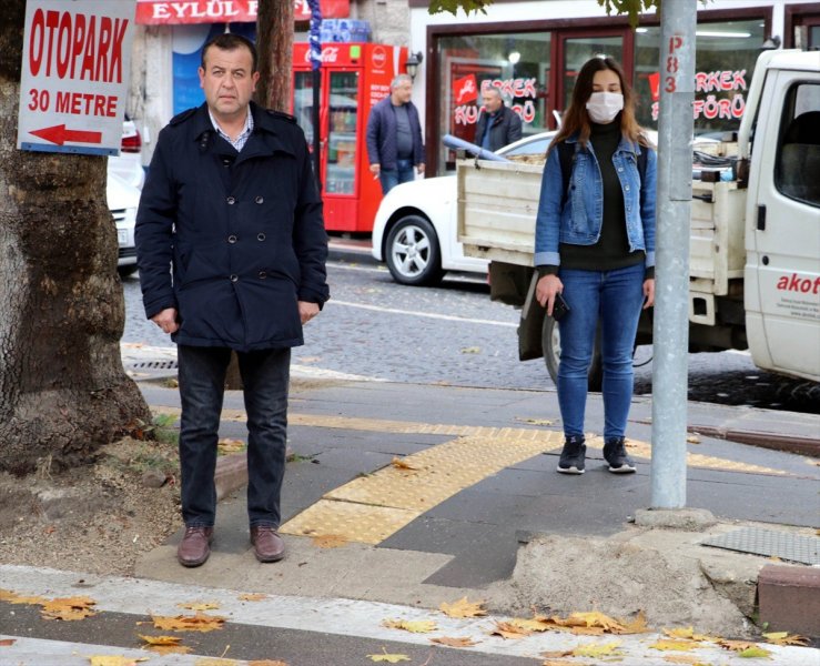 Yurt genelinde hayat saat 09.05'te 1 dakikalığına durdu 