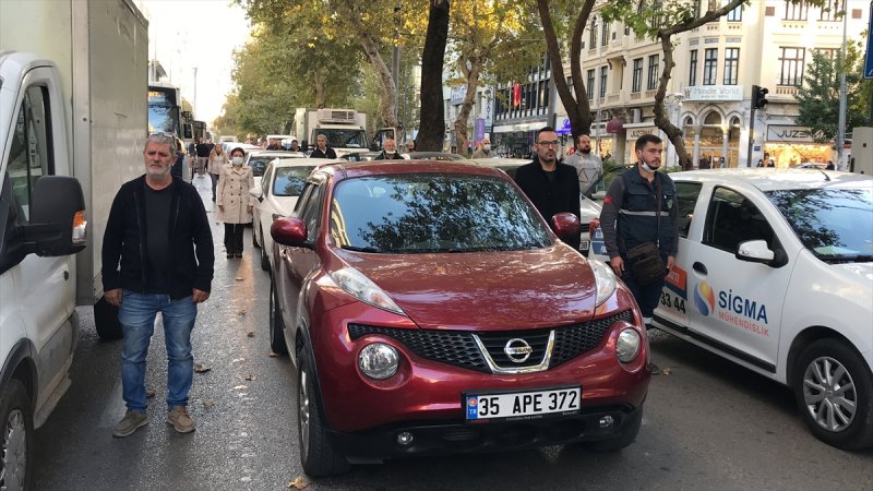 Yurt genelinde hayat saat 09.05'te 1 dakikalığına durdu 