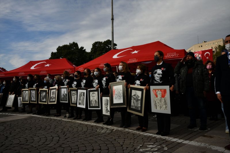Yurt genelinde hayat saat 09.05'te 1 dakikalığına durdu 
