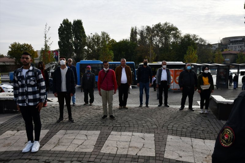 Yurt genelinde hayat saat 09.05'te 1 dakikalığına durdu 