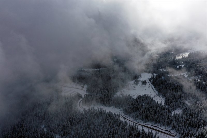 Ilgaz Dağı, kar yağışıyla beyaza büründü