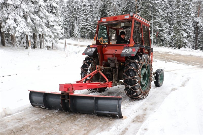 Ilgaz Dağı, kar yağışıyla beyaza büründü