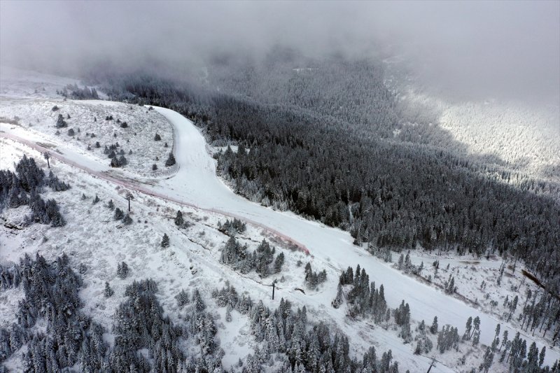 Ilgaz Dağı, kar yağışıyla beyaza büründü