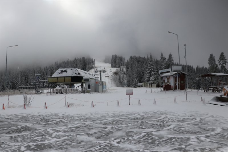Ilgaz Dağı, kar yağışıyla beyaza büründü