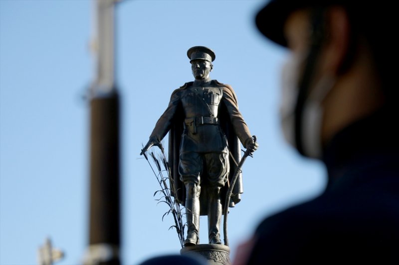 Yurt genelinde hayat saat 09.05'te 1 dakikalığına durdu 