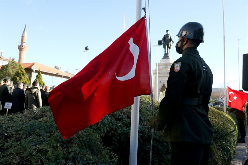 Yurt genelinde hayat saat 09.05'te 1 dakikalığına durdu 