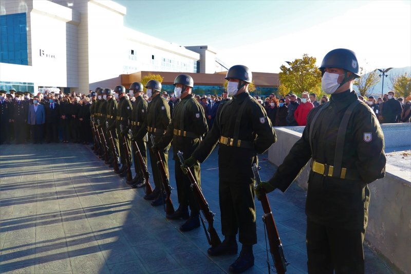 Yurt genelinde hayat saat 09.05'te 1 dakikalığına durdu 