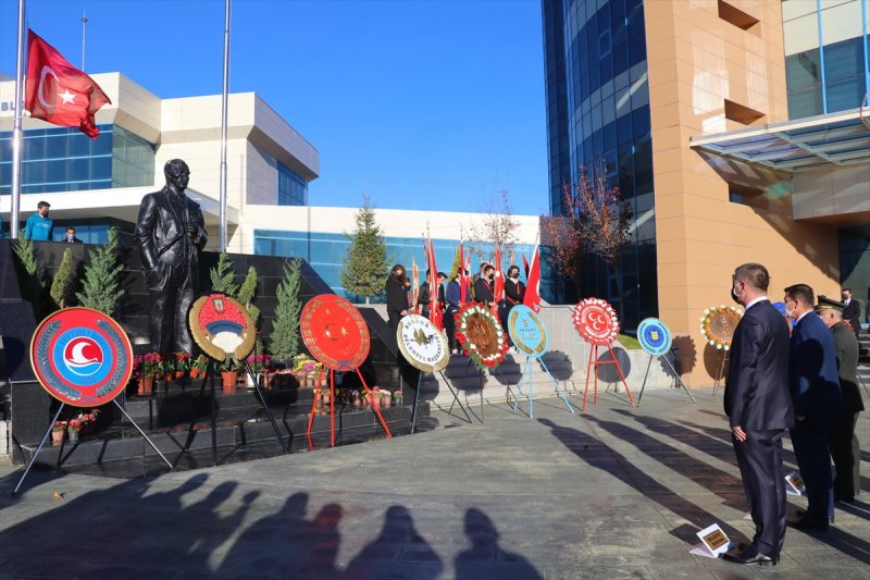 Yurt genelinde hayat saat 09.05'te 1 dakikalığına durdu 