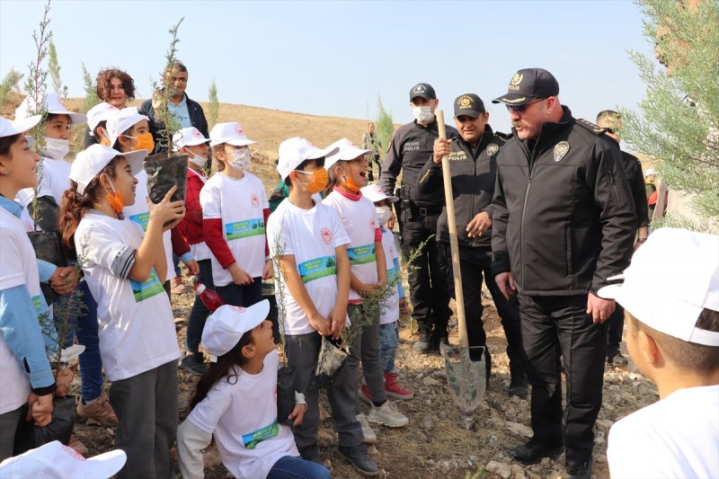 Milli Ağaçlandırma gününde yurt genelinde fidan dikimi yapıldı