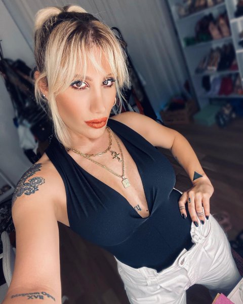 Sosyal medyada İrem Derici