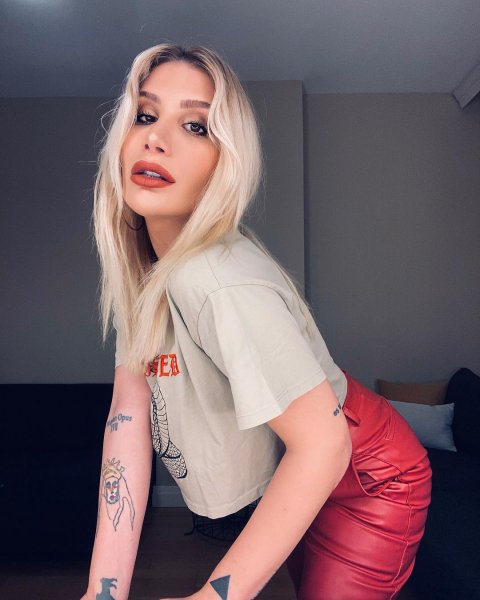 Sosyal medyada İrem Derici