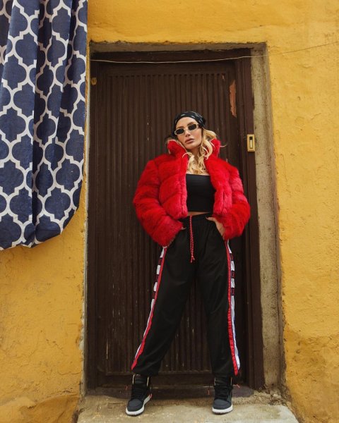 Sosyal medyada İrem Derici