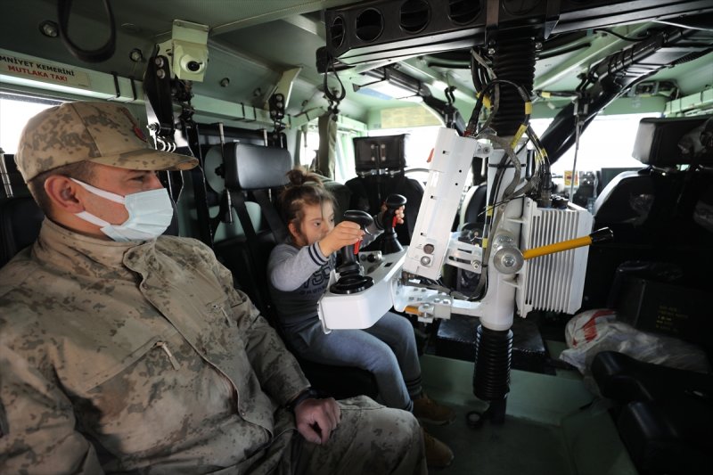 Iğdır'da özel öğrenciler, Mehmetçik ile buluştu
