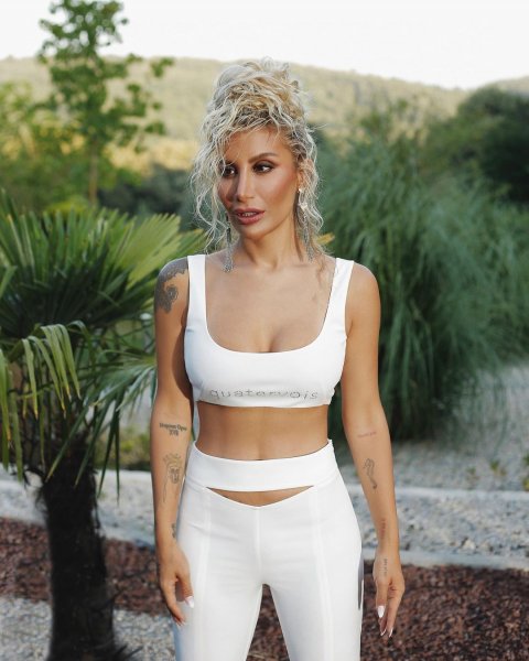 Sosyal medyada İrem Derici