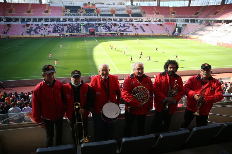 Eskişehirspor'un Bando Es-Es'i hüzünlü çalıyor