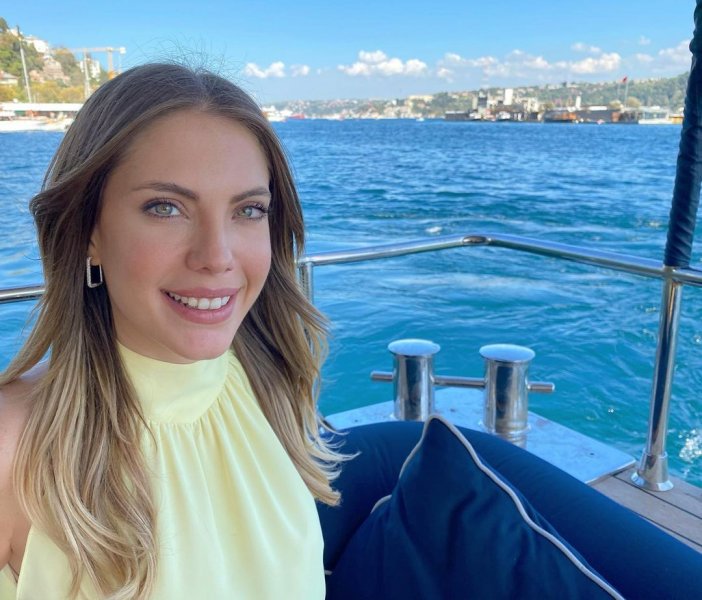 Son dönemin sevilen kadın oyuncusu Eda Ece'nin paylaşımları