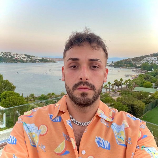 Sefo ismiyle tanınan Seyfullah Sağır'ın Instagram kareleri