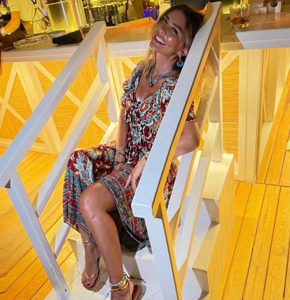 Selen Görgüzel, öpüşmek için eşi Hamdi Alkan'dan izin aldı