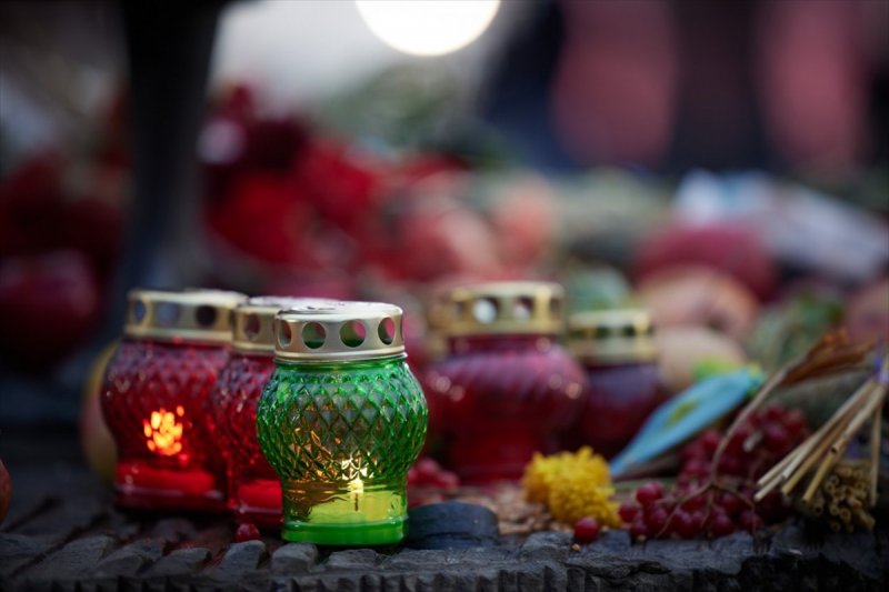 Ukrayna'da Holodomor trajedisinin kurbanları anıldı