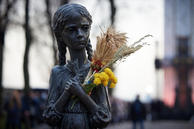 Ukrayna'da Holodomor trajedisinin kurbanları anıldı