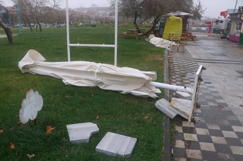 Ülkenin kıyı kesimlerinden lodos manzaraları